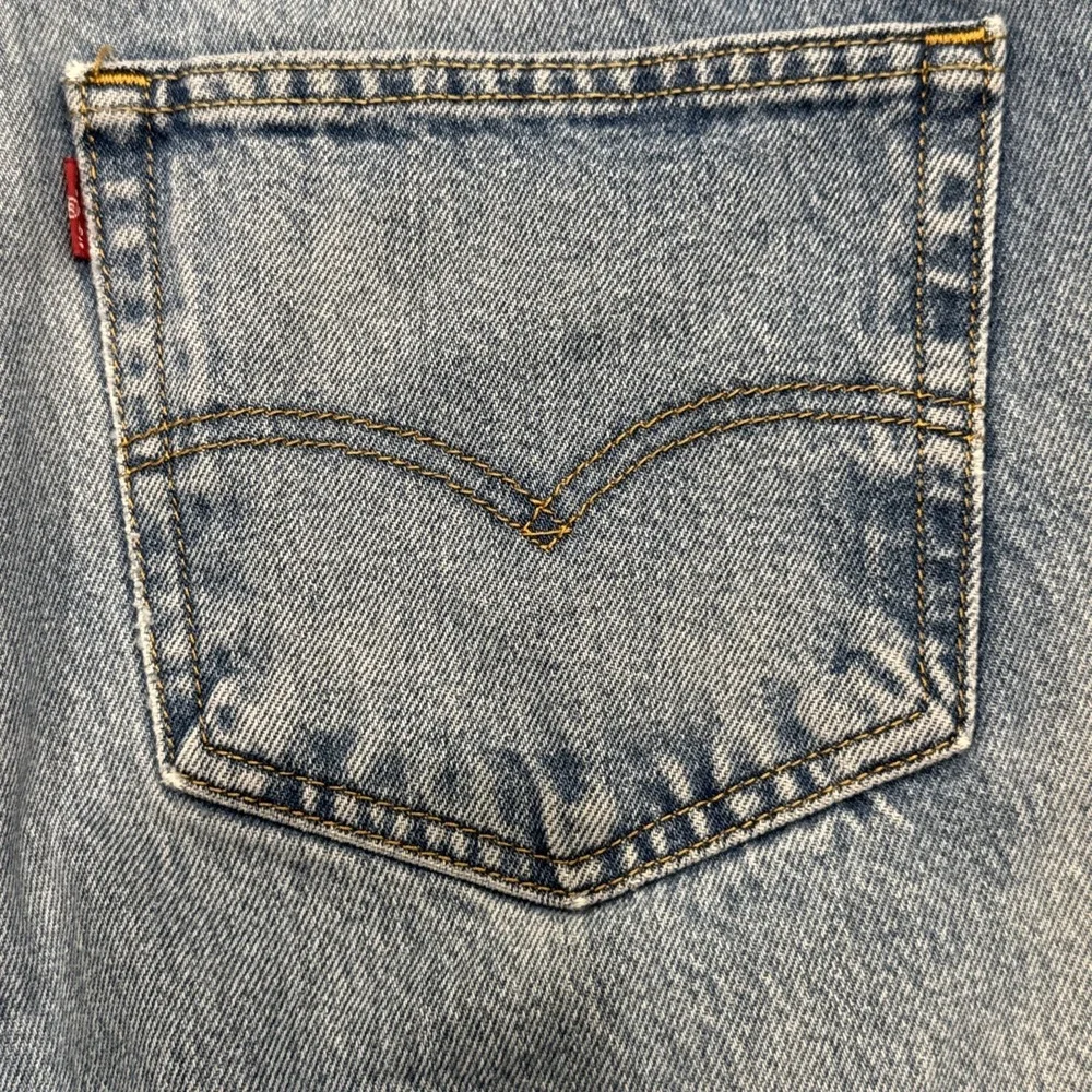 Levi's 505 Men's Light Wash Blue Denim Jeans Light Distressing Size‎ 36x32 #771